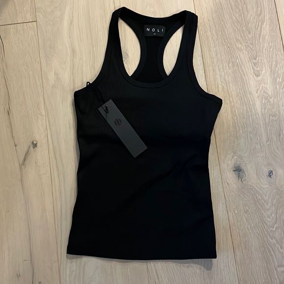 NWT: Noli sculpt tank w built-in bra - Picture 3 of 6